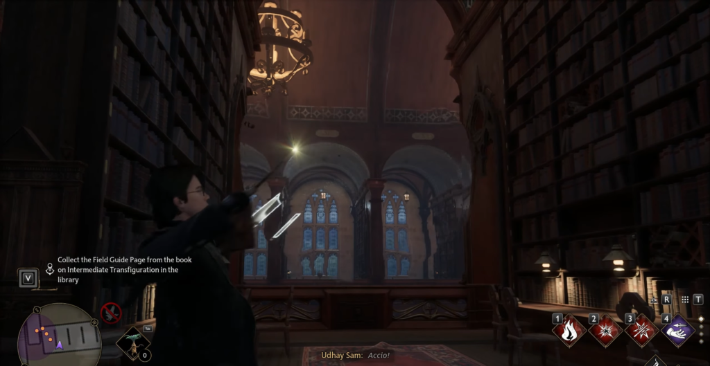 Ученик колдует в библиотеке Хогвартса в Hogwarts Legacy