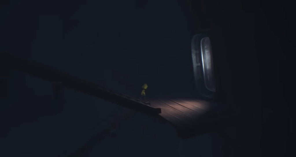 Шестая из Little Nightmares идет по деревянному мосту